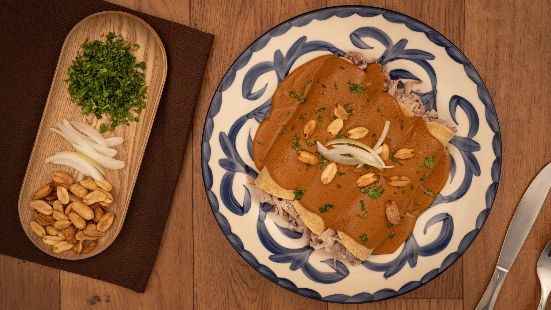 Enchiladas de Encacahuatado Rápido