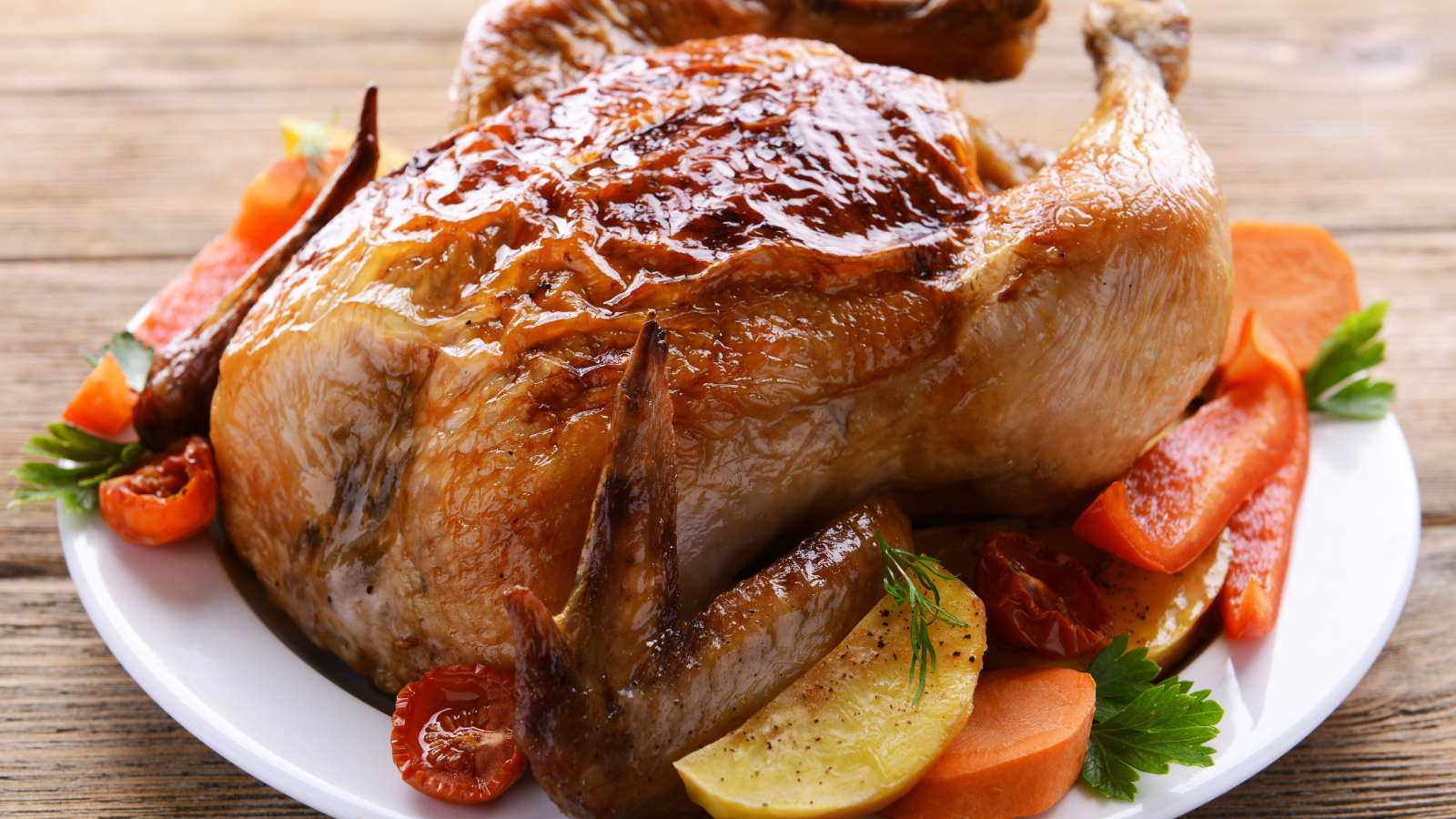 Pollo rostizado relleno de verduras y tocino glaseado – Consejo Mexicano de  la Carne